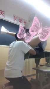 谈恋爱的时候就要多拍操她的视频，不然分手怎么打给她？真想给她一张过去