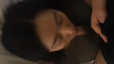 少妇表情销魂，紧实的蜜桃臀被肉棒疯狂入侵